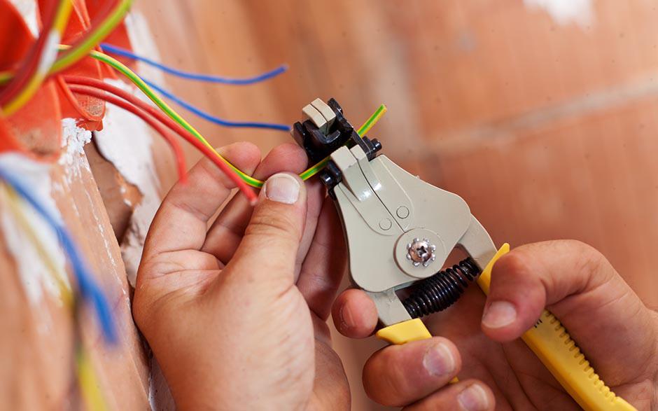 cherche électricien pas cher Les Ulis